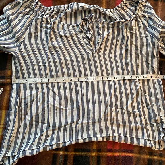 🥭 (4 for $15) OLIVIACEOUS Striped Off the Shoulder Blouse - Picture 2 of 7